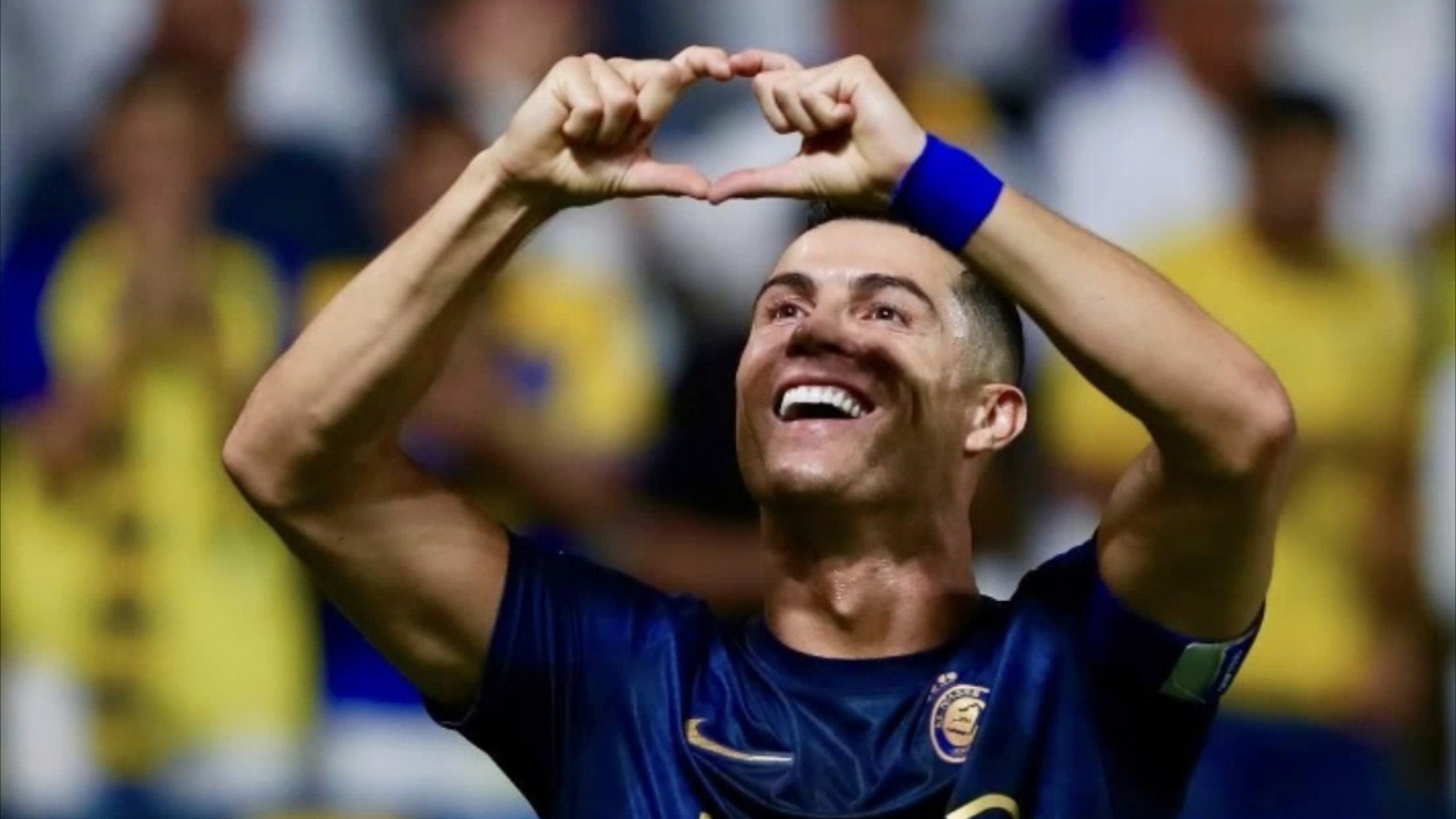 关于C罗迎来十五赛季出色发挥，美国队观众热烈欢呼！的信息