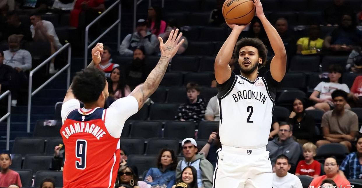 开云官网-浓眉哥在篮网比赛中锐不可当，战术调整引发热议！-开云官网